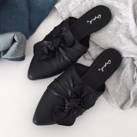 Qupid Shoes - 💫HP NWOT Black leather Qupid slip ons size7.5